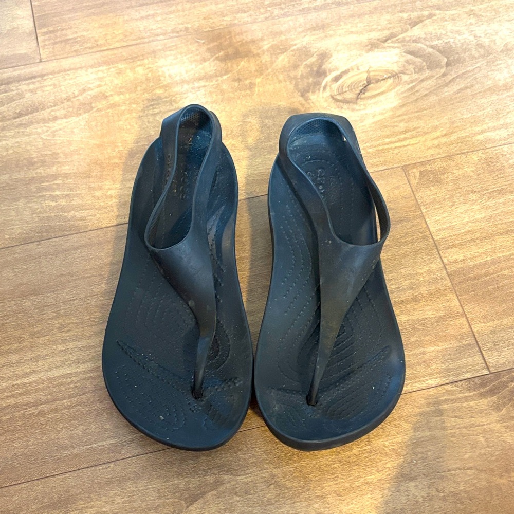 Black Used Crocs Sandals